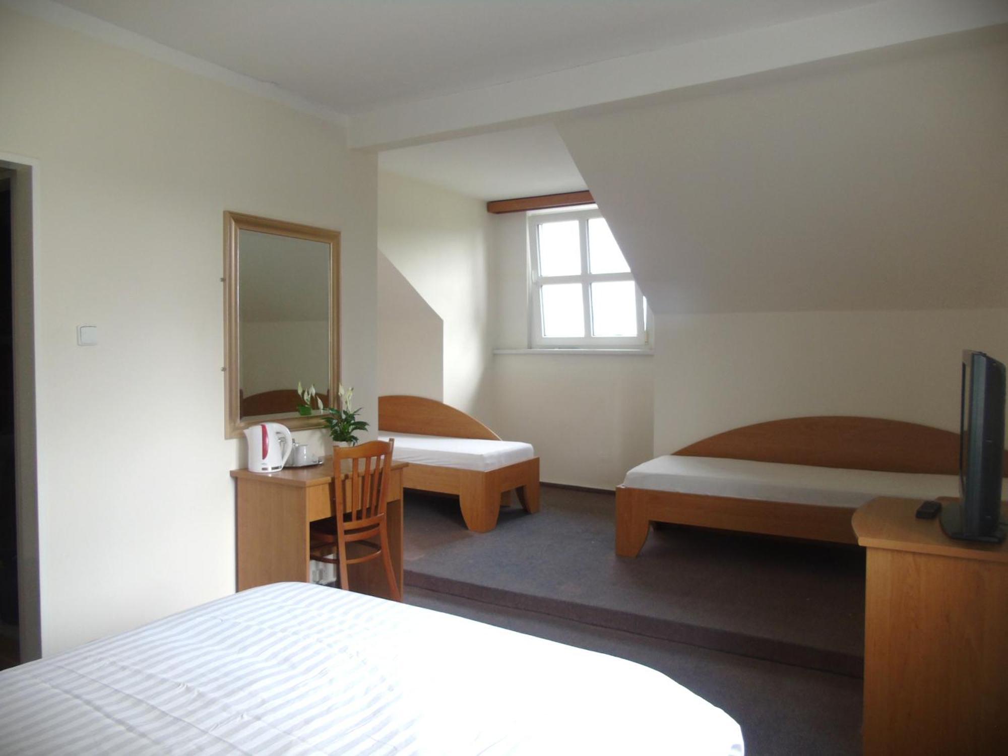 Toris Inn Trinec Bagian luar foto