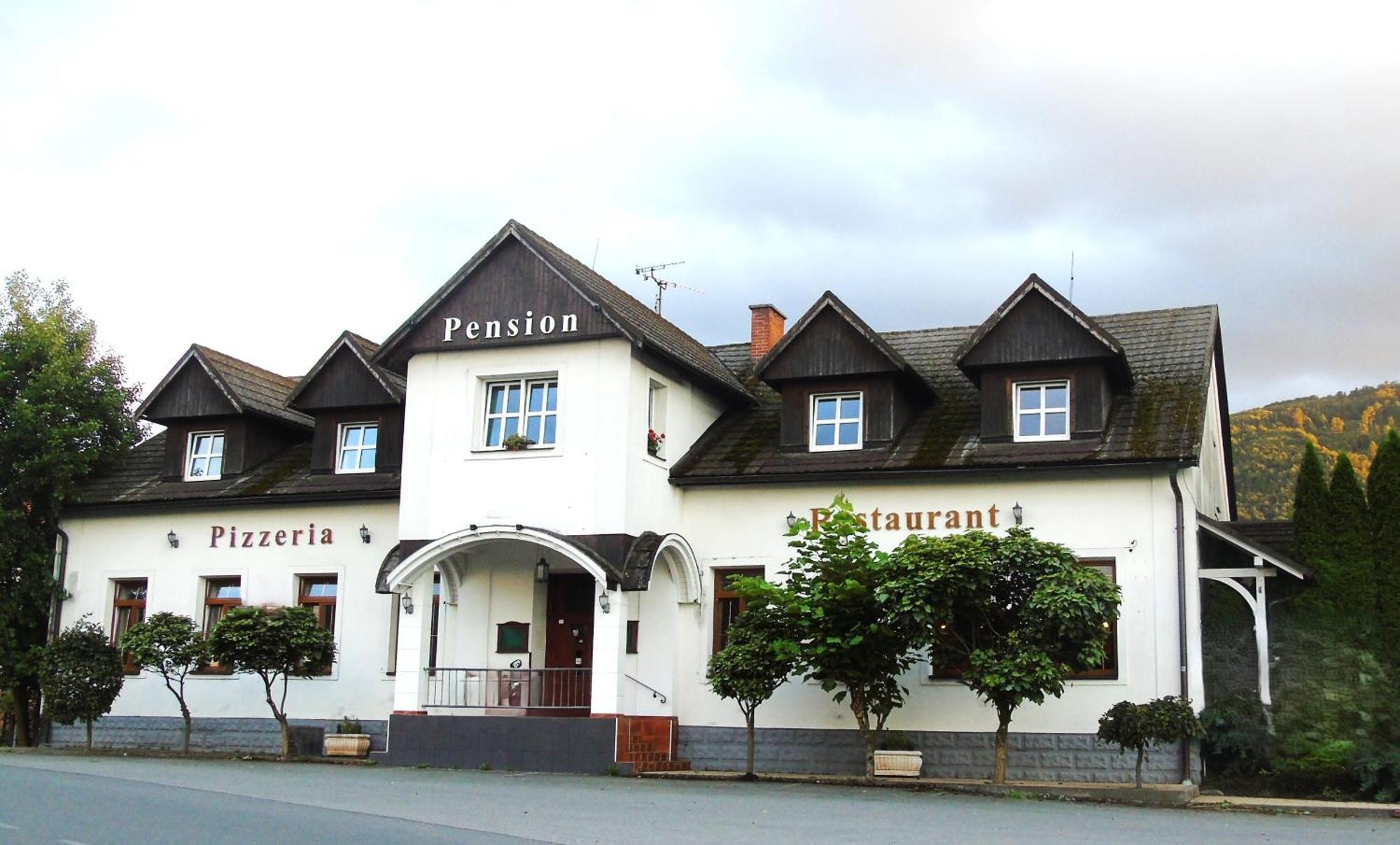 Toris Inn Trinec Bagian luar foto
