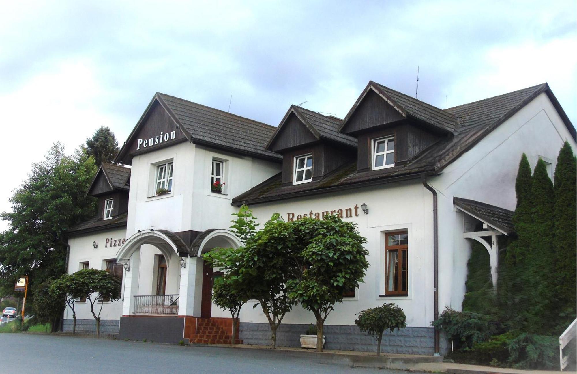 Toris Inn Trinec Bagian luar foto
