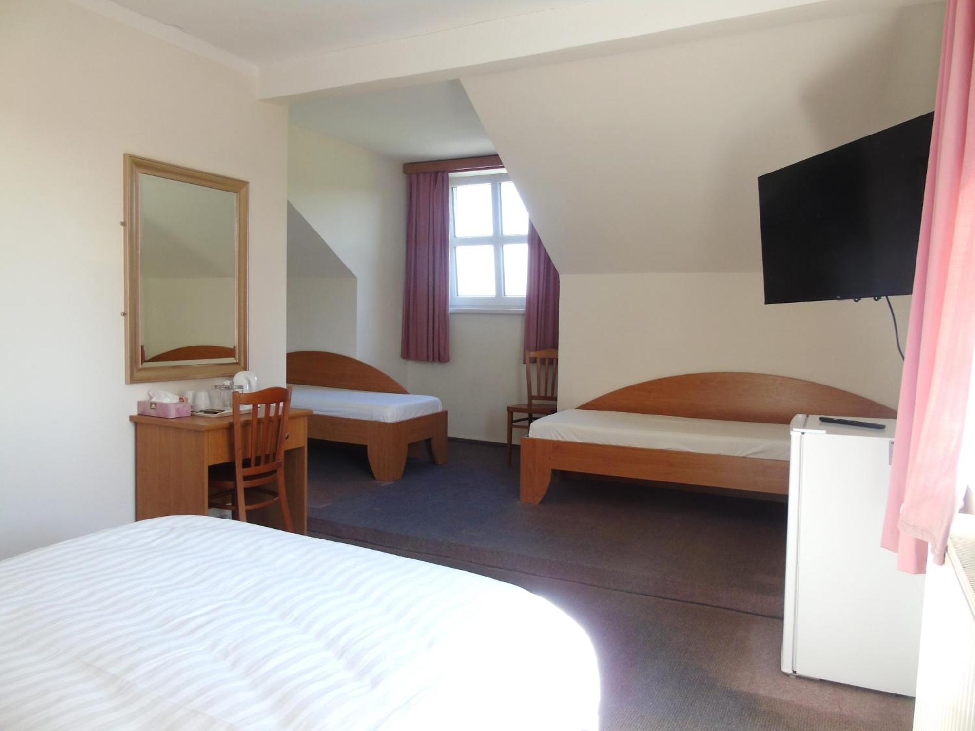 Toris Inn Trinec Bagian luar foto