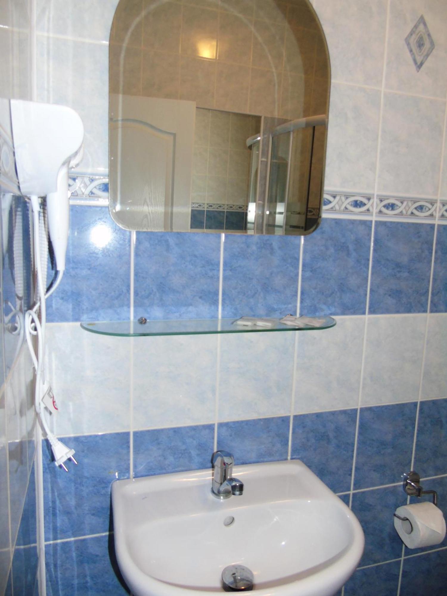 Toris Inn Trinec Bagian luar foto