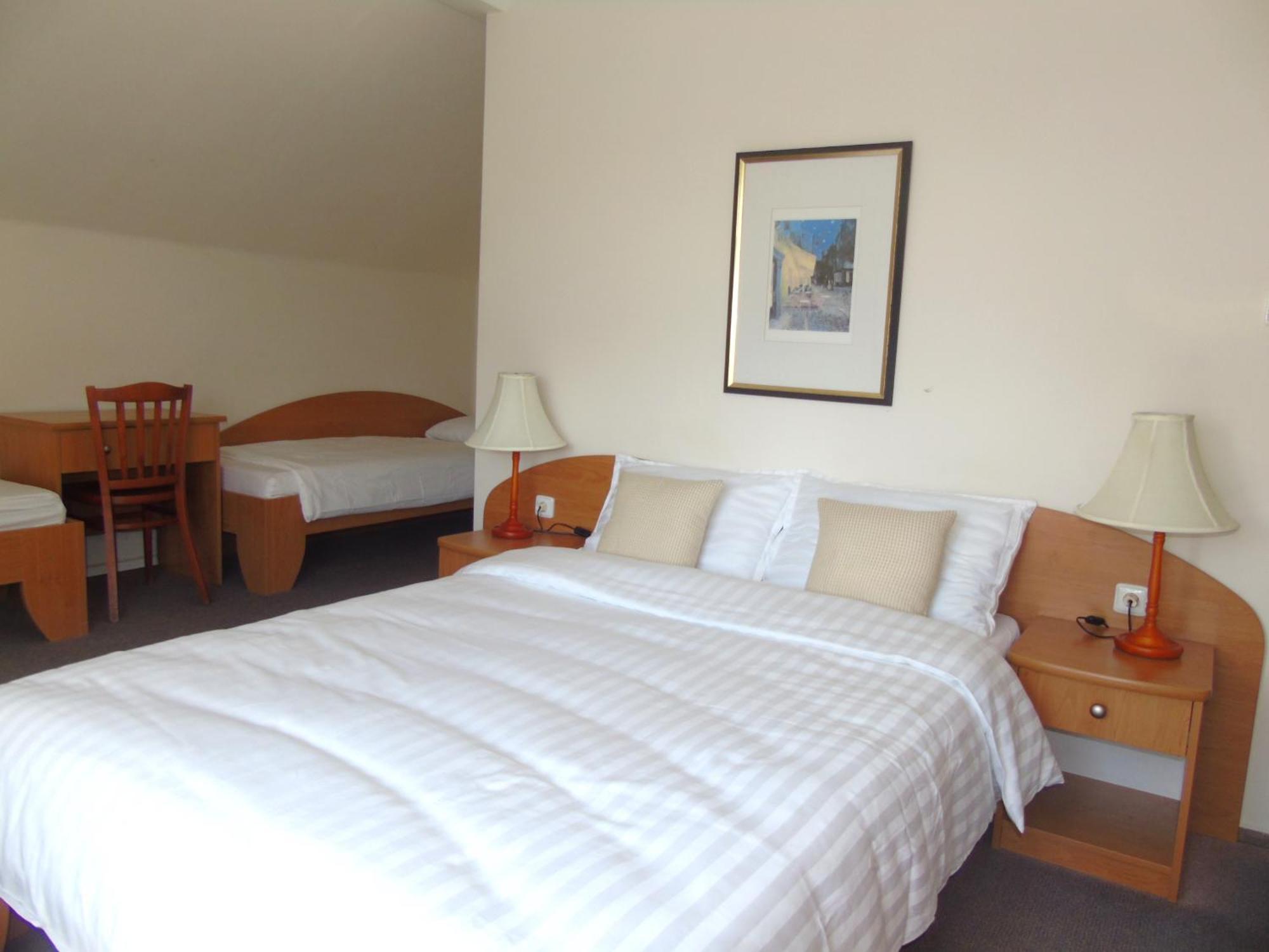 Toris Inn Trinec Bagian luar foto