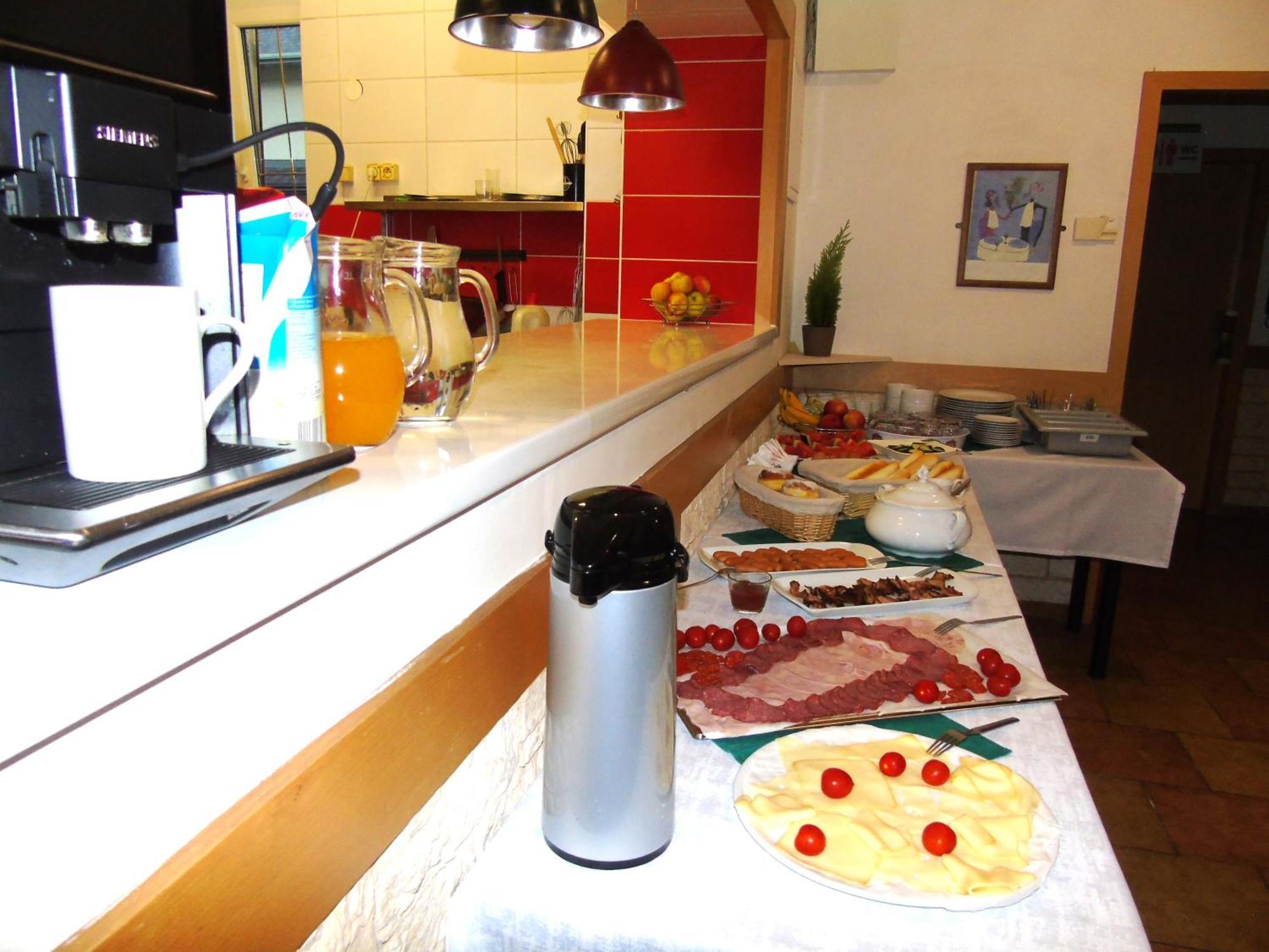 Toris Inn Trinec Bagian luar foto