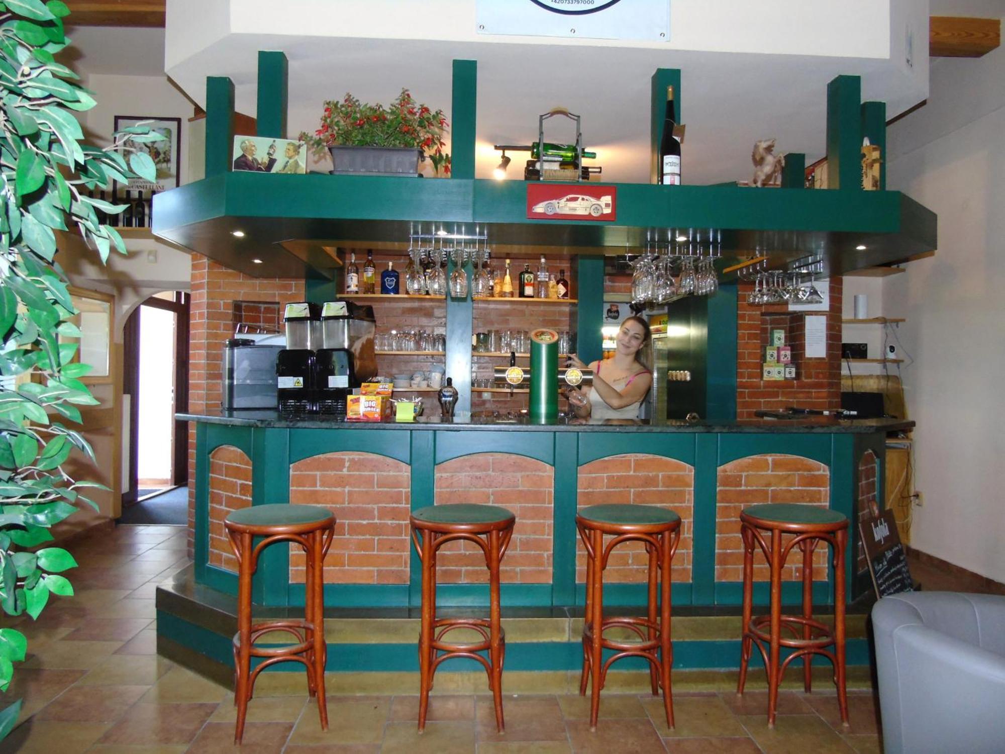 Toris Inn Trinec Bagian luar foto